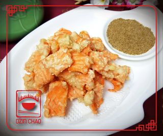 G13 შემწვარი ორაგულის ნაჭრები სეზამის მარცვლებით