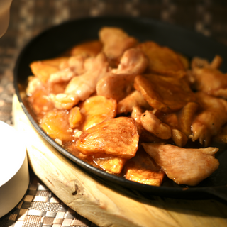 Pollo con patate alla piastra