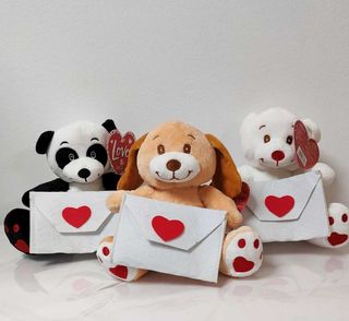 Peluche carta al azar