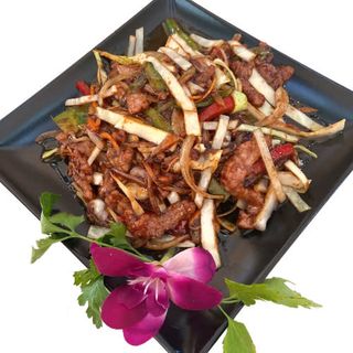 504. Chop Suey De Ternera