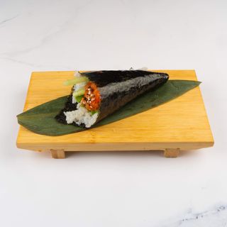 Temaki spicy salmon