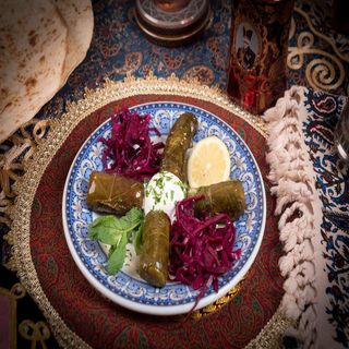3. Dolmeh (4 Unidades)