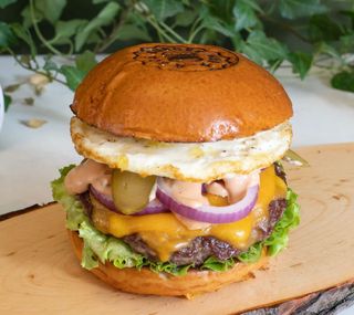 Bob Special Cheeseburger