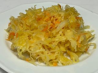 Surówka z kiszonej kapusty 100g