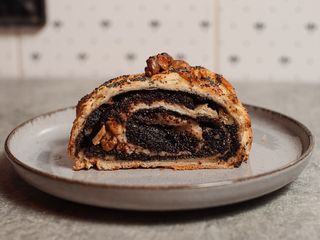 Пиріг з маком та горішками (125g)