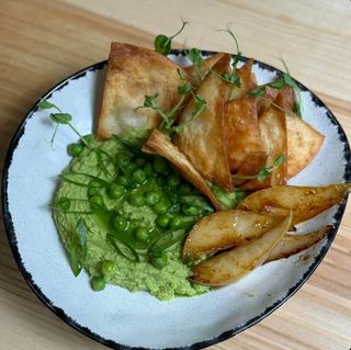 Хумус з зеленого горошку