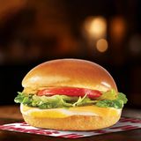 სენდვიჩი კვერცხით და ბოსტნეულით