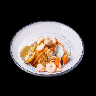 130.  SPAGHETTI DI SOIA CON FRUTTI DI MARE