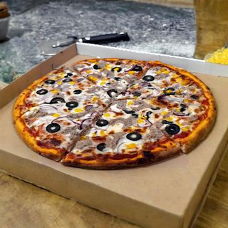 Pizza Tonno Ø 40cm + sos inclus