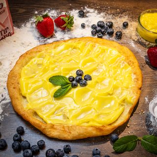 Langoš sa vanila kremom