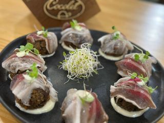 Croquetas De Chipirón Con Alioli Y Velo Ibérico (8 Uds.)