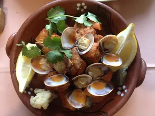 Carne de Porco à Alentejana