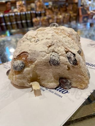 Puccia , olive nere - 1 pezzo