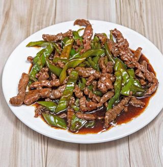 51. Ternera Con Pimientos Verdes