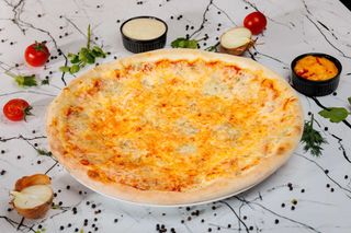Pizza quattro formaggio medie