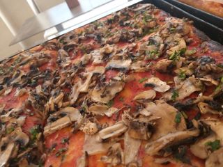 Teglia di pizza Funghi 12 pezzi