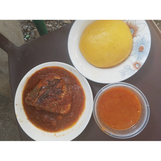 Bieukosseu + Poisson Carpe + Foutou Banane