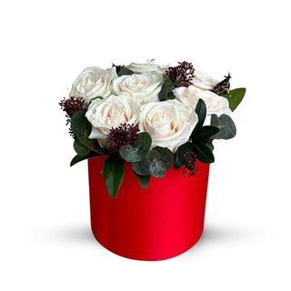 Aranjament in cutie cu trandafiri albi