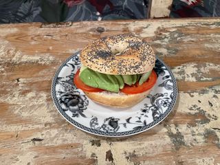 Bagel Relleno De Aguacate