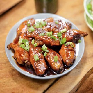 可乐鸡翅Alitas de pollo con salsa agridulce especial de la casa