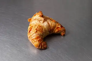 Brioche con marmellata di albicocche
