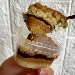Tarta en Tarrina de Dulce de Leche con Ciruelas