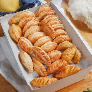 Самса  из курица , картошка