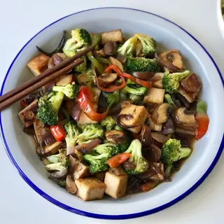Plato con tofu