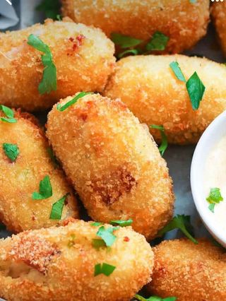 Ración De Croquetas De Pollo Fritas (6 Uds.)