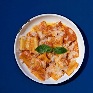 PASTA CON RAGÙ ALLA BOLOGNESE