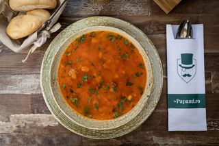 Ciorbă de Fasole cu Afumătură