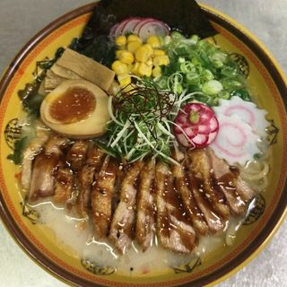 炸鸭味增拉面(RAMEN DE MISO Y PATO FRITO)