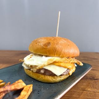 Burguer BOOMB! Con patatas. 