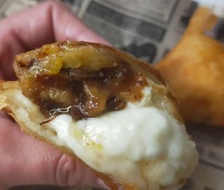 Empanada De Plátano Y Queso