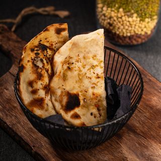 Garlic naan