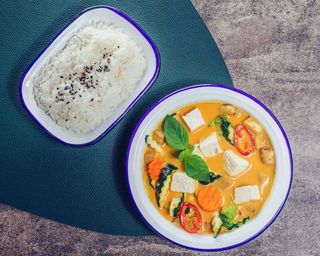 ŻÓŁTE CURRY z warzywami i tofu