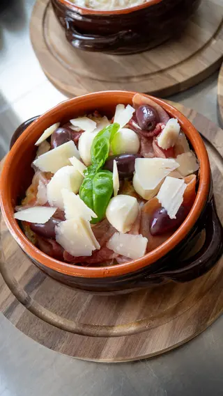 Cartof cu prosciutto și parmezan