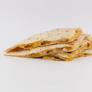 Quesadilla De Pollo Y Queso Mix