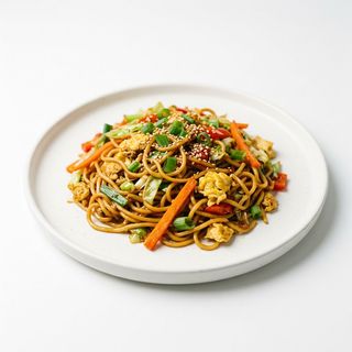 Tallarines Fritos Con Verdura y huevos