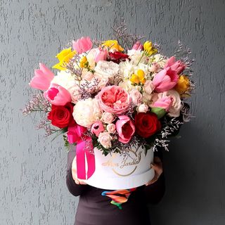 Cutie Mon Jadin (M) cu mixt de flori alb si roz