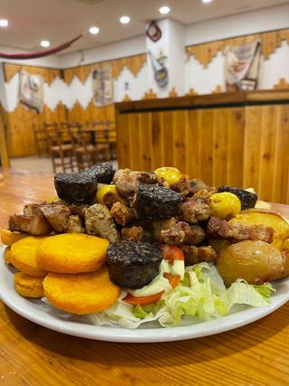 Picada Tradicional Mediana (Para 2 Personas)