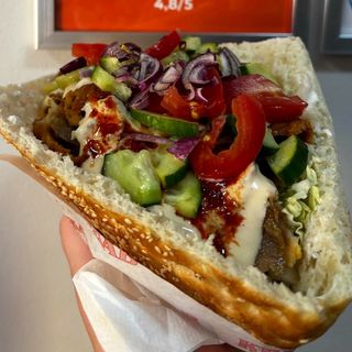 Kebab w bułce DUŻY 