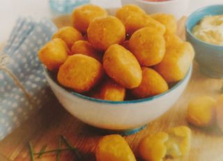 CHILI CHEDDAR CHEESE NUGGETS