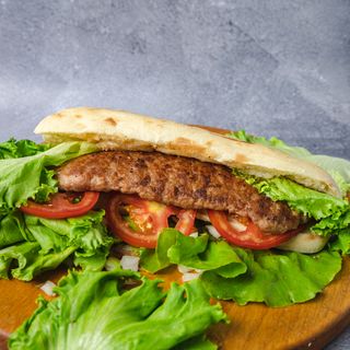 Šiš ćevap 200 gr u lepinji