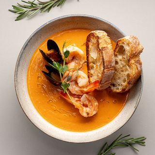 Крем-суп томатний з морепродуктами