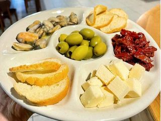 Коктейльні закуски (220g)