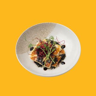 Halloumi smażone z miodem i sezamem