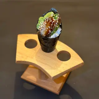 T6- Unagi Temaki 