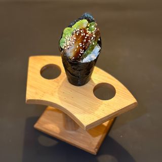 T6- Unagi Temaki 