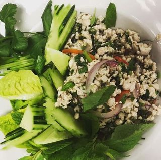Ensalada Larb Gai